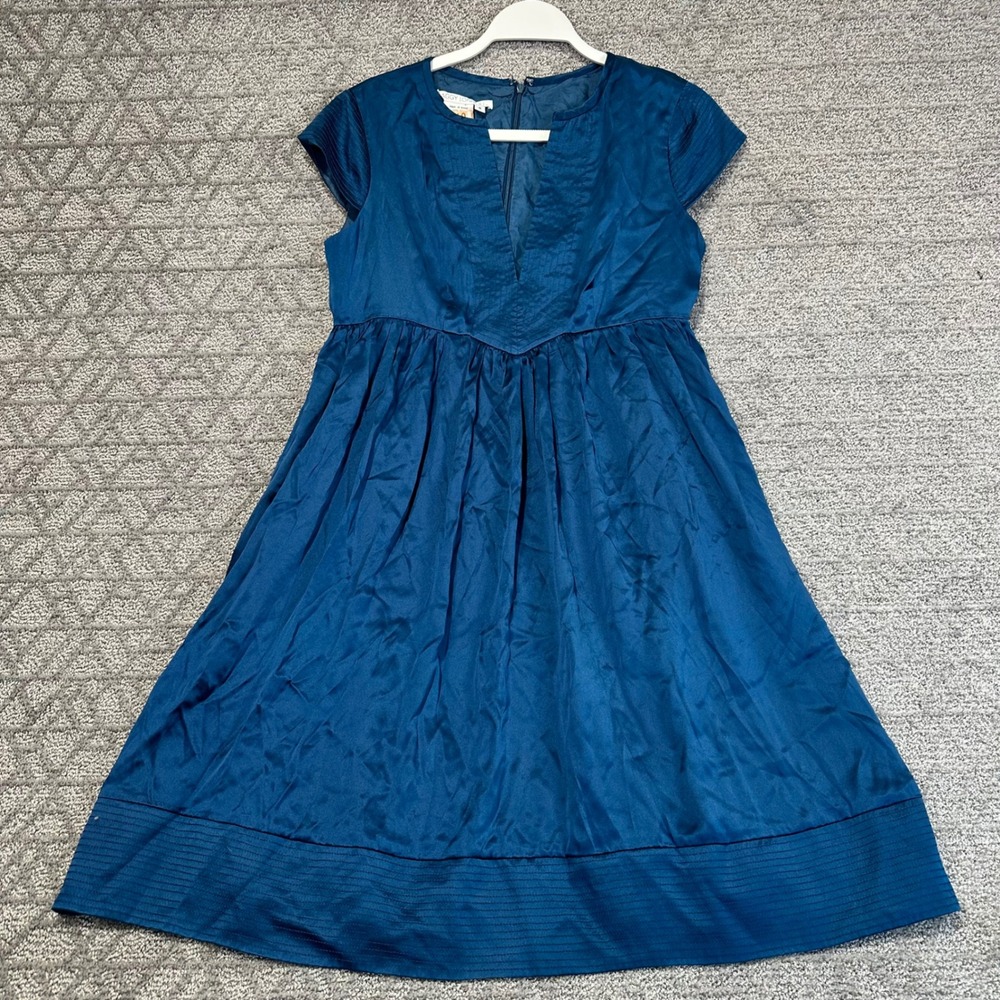 Maggy London Blue 100% Silk Fit and Flare Dress‎ Short Sleeve Pleated Size 8